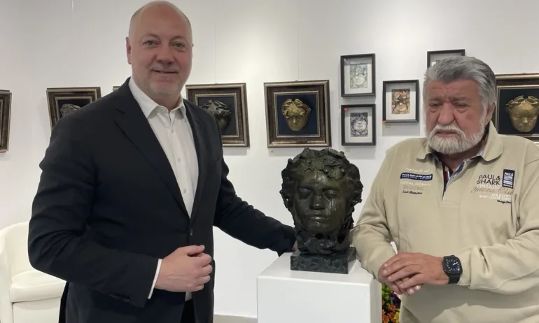 Вежди Рашидов възкреси прочутите си маски на Бетовен в представителна изложба, която развълнува артисти, интелектуалци и политици - Tribune.bg