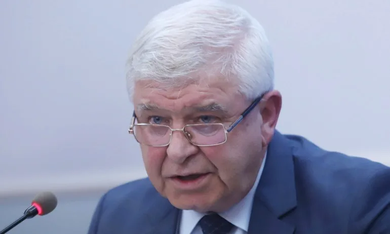 Заповед на Ананиев: Реорганизация и увеличаване на леглата в болниците - Tribune.bg