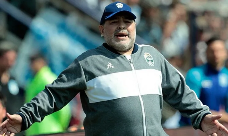 Марадона остава в болницата поне още два дни - Tribune.bg