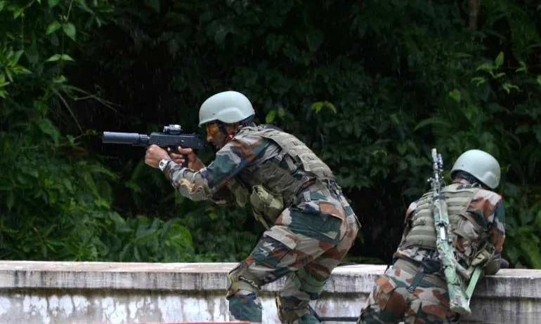 Войник от Казанлък намерен прострелян по време на наряд - Tribune.bg