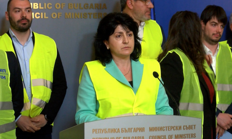 Милтенова: Отношението на правителството към транспортния бранш е арогантно и некомпетентно - Tribune.bg
