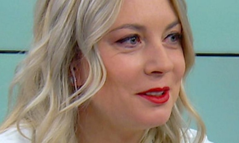 Предозиране: Жената на Александър Симов се пусна по бански в очакване на ядрената зима - Tribune.bg