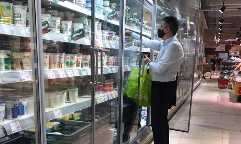 Животът си тече: Кандидат-премиерът на пазар в Била в Орландовци (СНИМКИ) - Tribune.bg