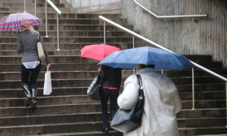 Облачно и ветровито време ни очаква днес - Tribune.bg