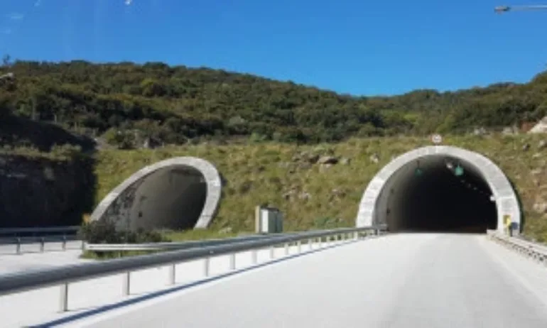 Поради по-интензивен трафик променят движението през тунелите Топли дол и Правешки ханове - Tribune.bg