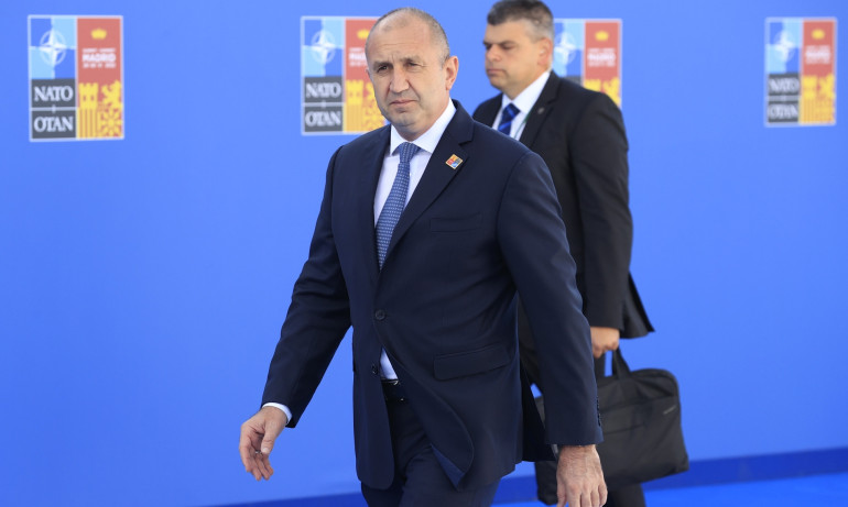 Радев за руските дипломати: Явно решенията се взимат по паралелен механизъм, няма доклад на ДАНС - Tribune.bg