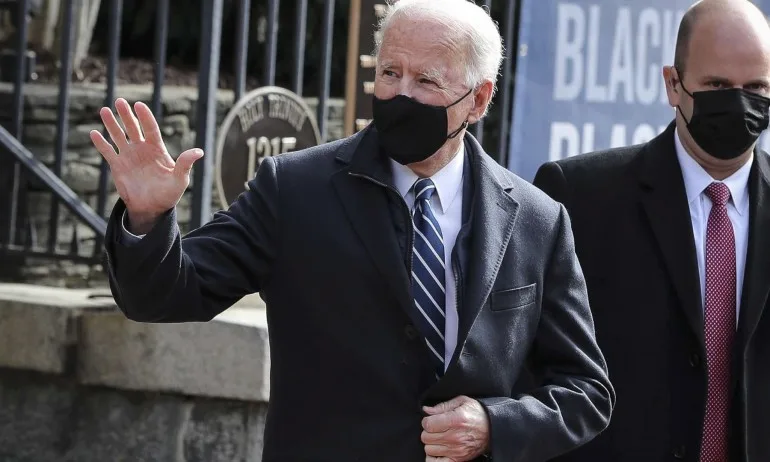 Официално: Байдън премахна забраната за транссексуални военни - Tribune.bg