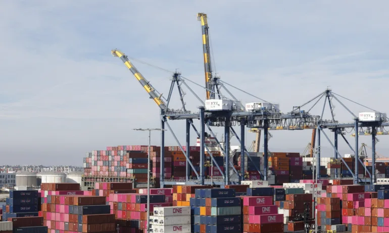 Огледално: Китай наложи ответни мита на САЩ - Tribune.bg