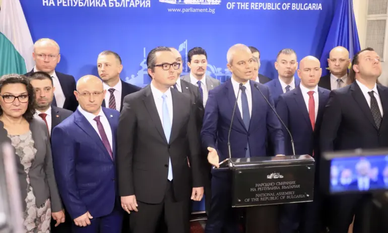 Възраждане се закани на ПП: Ще ги сваляме от трибуната; това е партия на предателството и простащината - Tribune.bg