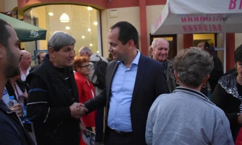 Калин Каменов в кв. Дъбника: За първи път от 30 години насам Враца ще има изцяло нов градски транспорт - Tribune.bg