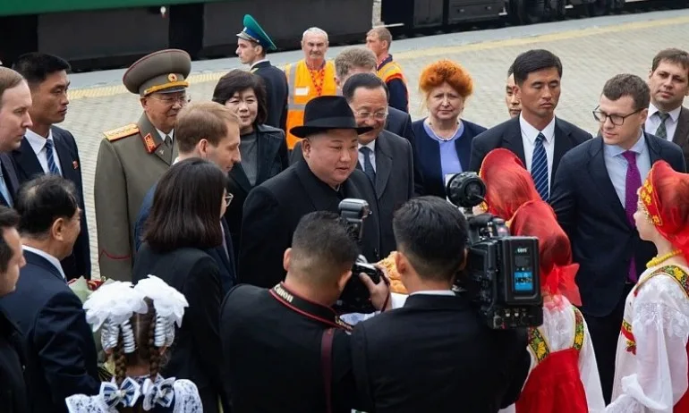 С хляб и сол посрещнаха Ким Чен-ун в Русия - Tribune.bg