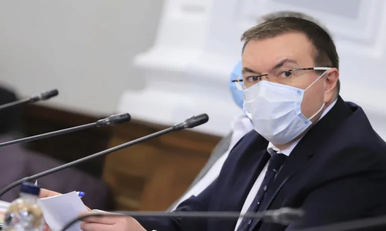 Министър Ангелов: Обмисляме разхлабването на още мерки - Tribune.bg
