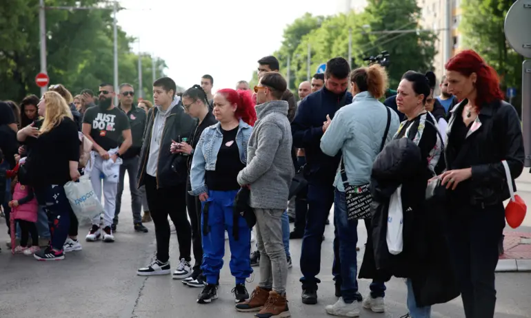 Протест за годишнината от загубата на Явор и Ани, прегазени на пешеходна пътека - Tribune.bg