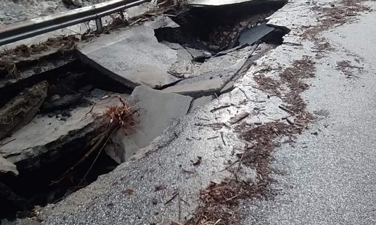 Откъснати от света и с финансови загуби: Хората в Триград и още 3 села готвят гражданско неподчинение - Tribune.bg