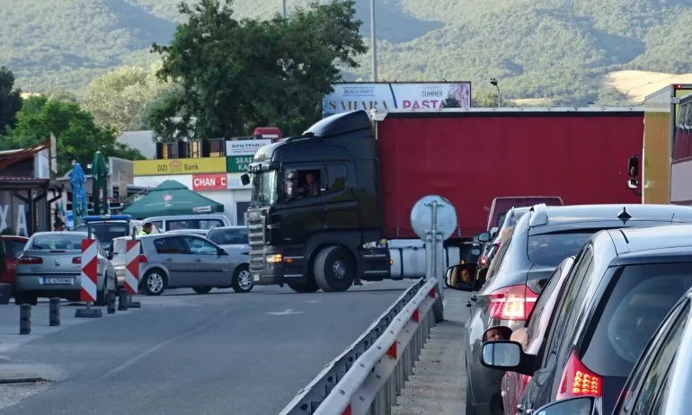 Гърция ограничава преминаването на автомобили над 1.5 т през границата - Tribune.bg