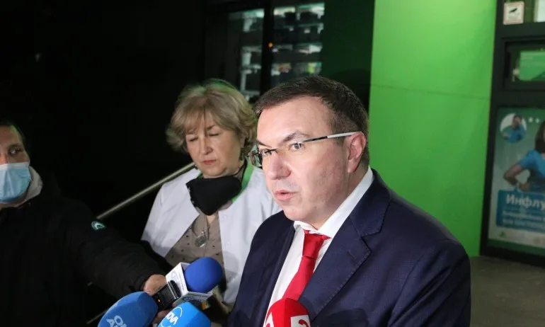 Здравният министър нареди да има и болници с пациенти без COVID - Tribune.bg