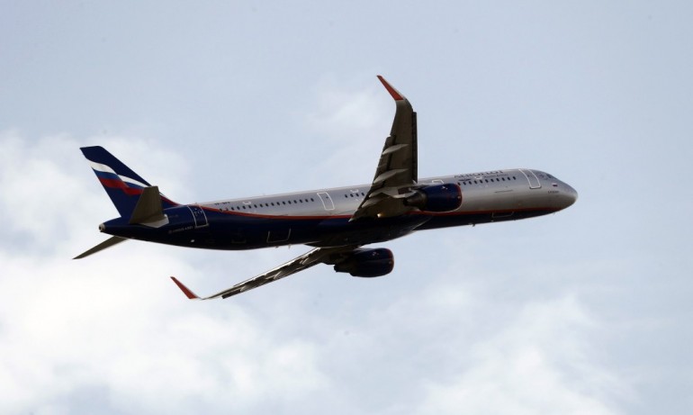 Български самолет е кацнал аварийно в Ница, няма данни за пострадали - Tribune.bg