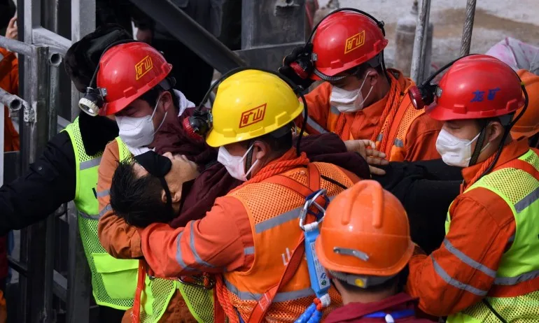 Спасиха 11 от блокираните в Китай миньори - Tribune.bg