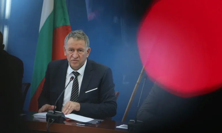 Кацаров пусна отчет на трите си месеца: От 11 май досега са поставени 600 хиляди ваксини - Tribune.bg