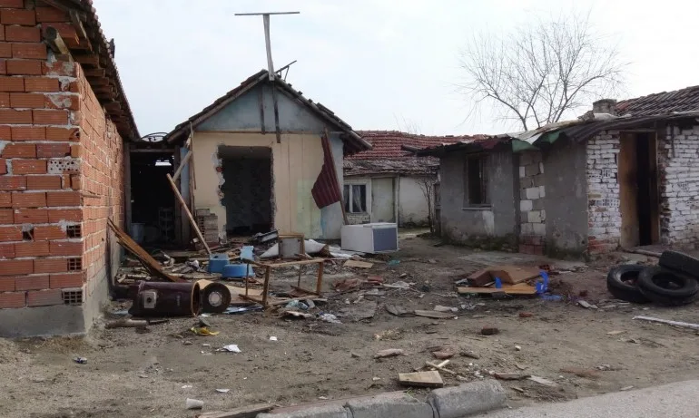 Настаняват ромите от махалата във Войводиново в социални жилища в Пловдив - Tribune.bg