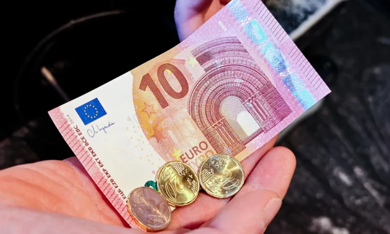 БОРИКА отчете близо милион картови транзакции за първите 48 часа на новата валута - Tribune.bg