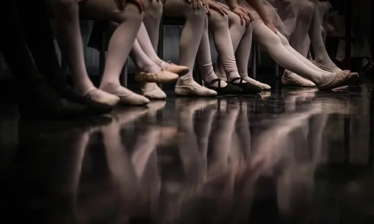 Разследване: Балетната академия на Виенската опера застрашава живота на учениците си - Tribune.bg