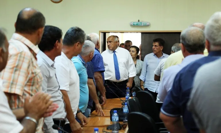 Заради Африканската чума по свинете: Бойко Борисов и Десислава Танева са в Пазарджик - Tribune.bg