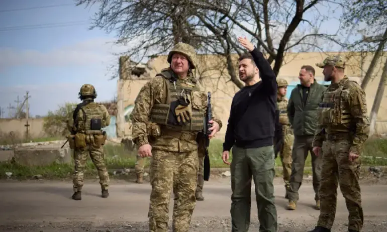 Украйна иска да върне мъжете на военна възраст от чужбина