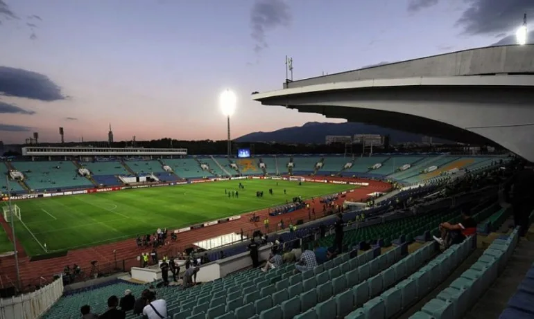 Без публика на баражите за Европейското - Tribune.bg