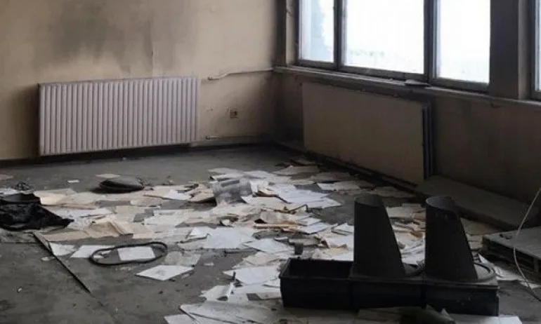 БСП и Бонев пуснали фалшиви новини, отложи се ремонтът на общежитието на Автотранспорта в гараж Дружба - Tribune.bg