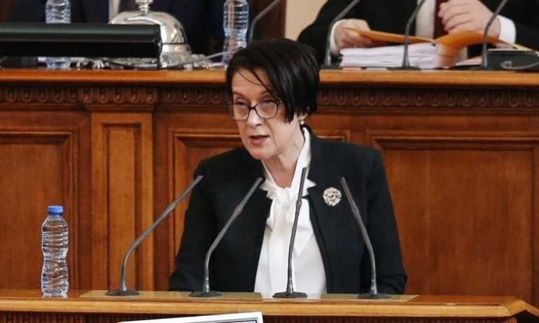 Цонева: Атаките на президента към правителството отслабват позициите на България - Tribune.bg