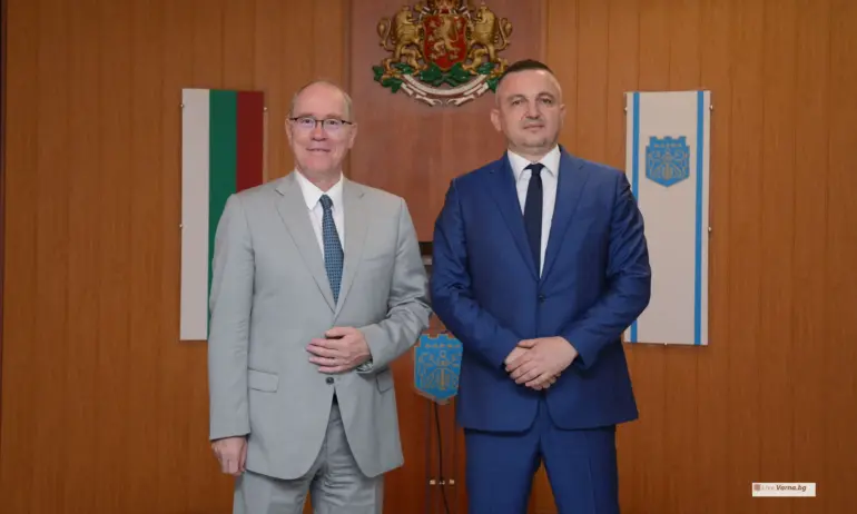 Иван Портних се срещна с посланика на Швейцария - Tribune.bg