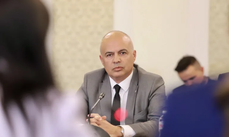 Свиленски към Мария Габриел: Отсъствието на Борисов и Нинова поставя определени въпроси - Tribune.bg