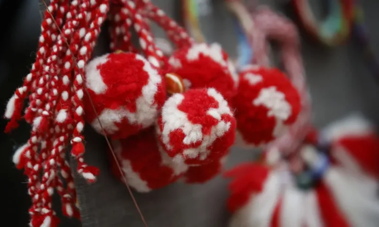 Честита Баба Марта! - Tribune.bg