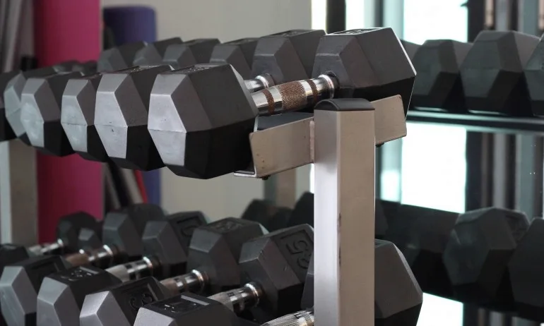 От понеделник фитнесите работят. Какви мерки трябва да спазват? - Tribune.bg