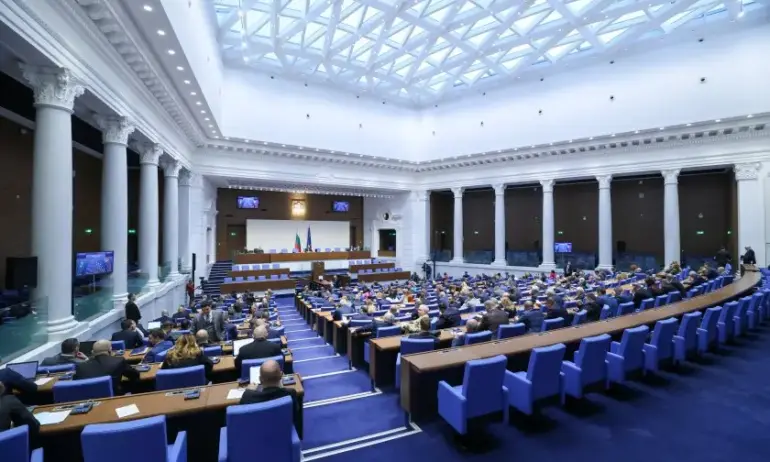 Промени в правилника на парламента. Възраждане без председателство на Комисията за службите - Tribune.bg