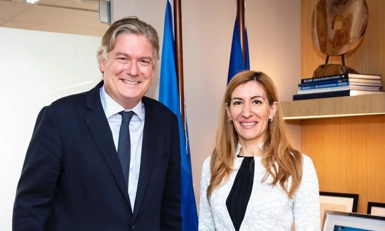 Антонио Лопес и Ангелкова обсъдиха Брекзит и туризма - Tribune.bg