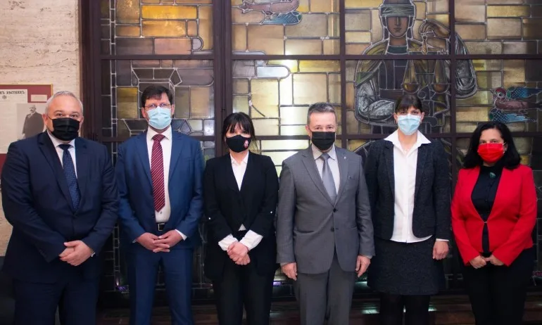 Янаки Стоилов се срещна с европейския главен прокурор Лаура Кьовеши - Tribune.bg