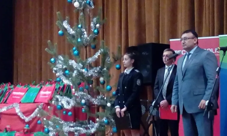 15- та благотворителна кампания на МВР в подкрепа на деца на загинали и пострадали полицаи - Tribune.bg