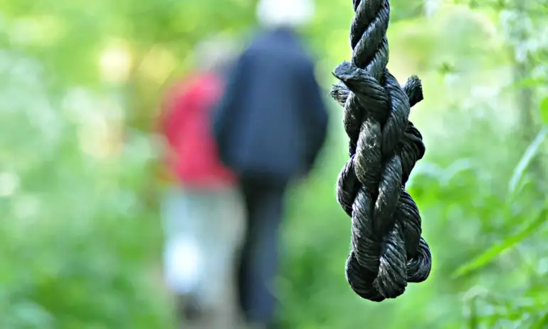 Студентка се самоуби в пловдивско село - Tribune.bg
