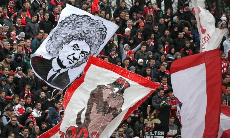 Истерия за билети пред Българска армия - Tribune.bg