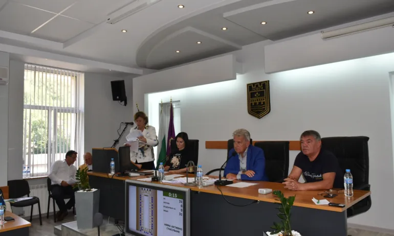 Кметът на Ловеч: Ежемесечно ще дарявам повишението на заплатата си за Фонд бедствия и аварии - Tribune.bg