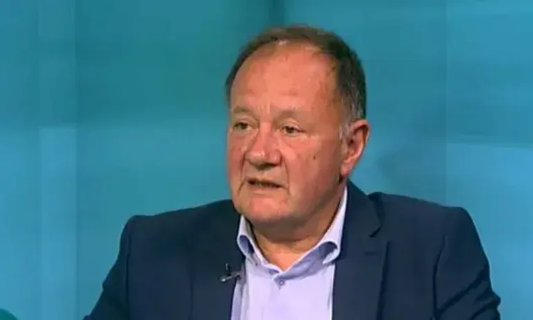 Михаил Миков за Нинова: Да не е свещена крава, истерична реакция - Tribune.bg