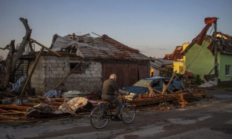 Над 30 хиляди домакинства са без ток в Чехия заради лошото време - Tribune.bg