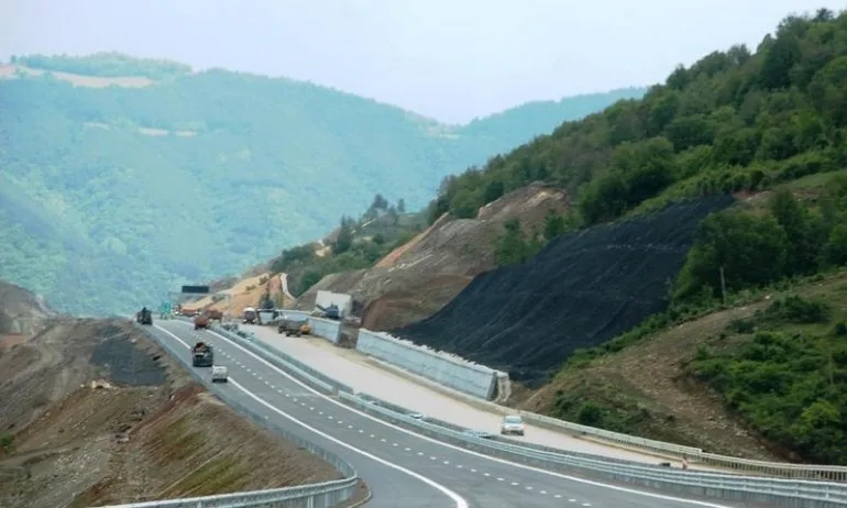 Пускат по-рано движенето по 6,5 км от АМ Струма след Благоевград - Tribune.bg