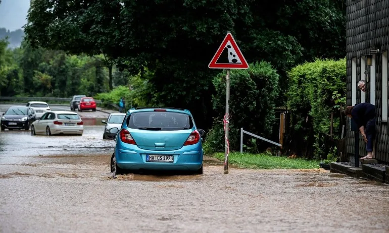 Жертви и изчезнали след поройни дъждове и наводнения в Германия (Обновена) - Tribune.bg