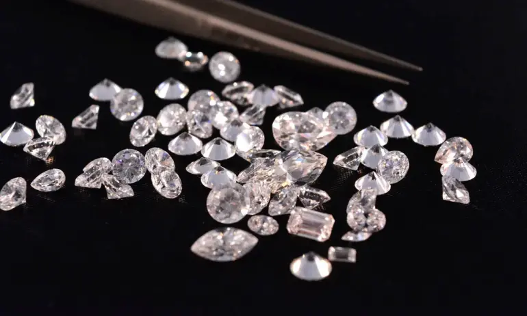 ЕС наложи санкции на най-големия руски производител на диаманти - Tribune.bg