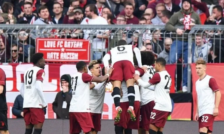 В Байерн (Мюнхен) намаляват заплатите си по време на паузата - Tribune.bg