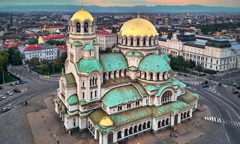 Общинари искат площадът пред храм-паметника Св. Ал. Невски да се прекръсти на Св. Иван Рилски - Tribune.bg