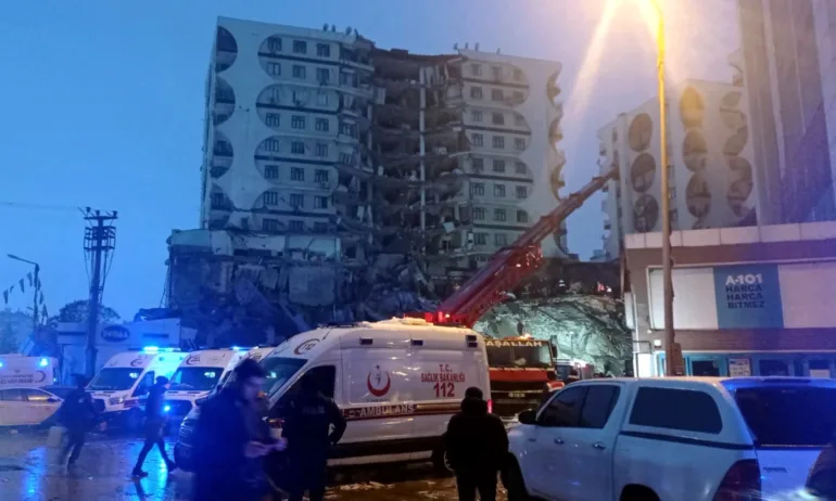 Стотици загинали след земетресение от 7,8 по Рихтер в Турция и Сирия (НА ЖИВО) - Tribune.bg